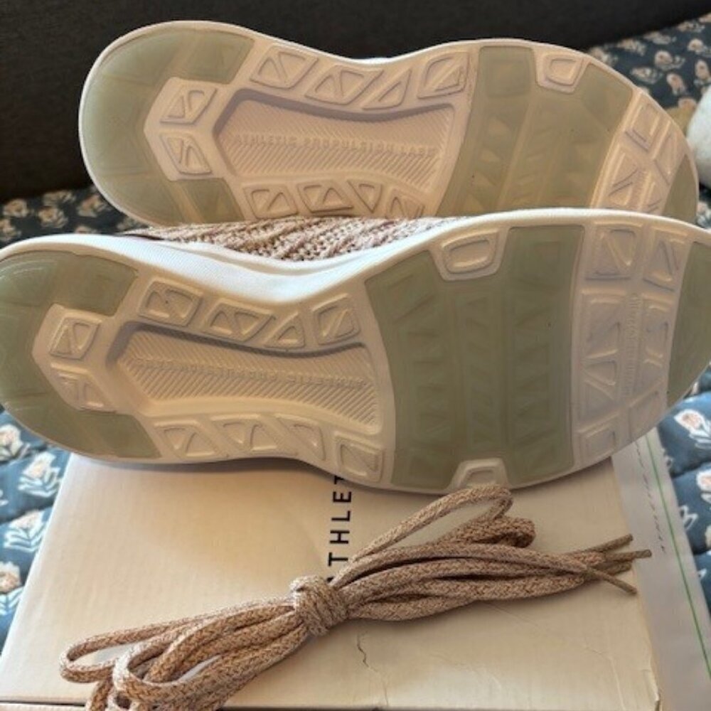 APL Techloom Wave Sneakers Women’s 9.5 Beachwood Melange NWOB Athletic Shoes - Picture 3 of 4